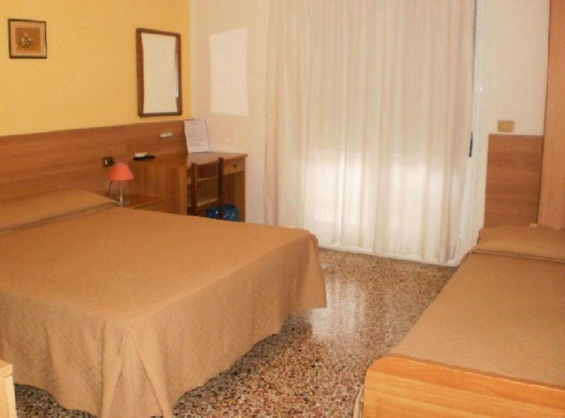 Pensione Imperia Lignano Sabbiadoro Ngoại thất bức ảnh