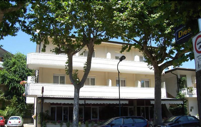 Pensione Imperia Lignano Sabbiadoro Ngoại thất bức ảnh