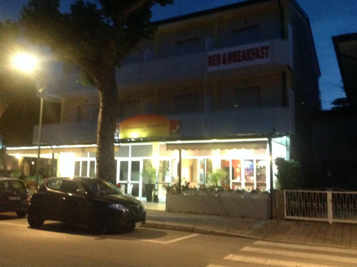 Pensione Imperia Lignano Sabbiadoro Ngoại thất bức ảnh